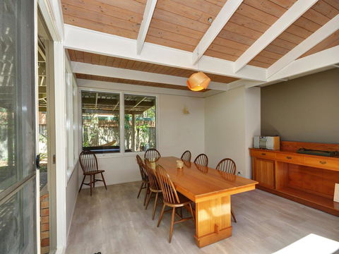 Pet Friendly - Large 4 Bedroom Home - Accommodation 4U 2