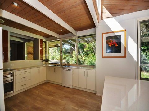 Pet Friendly - Large 4 Bedroom Home - Accommodation 4U 1