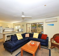 Pet Friendly Beach Home - Accommodation 4U