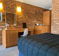 Peter Allen Motor Inn - Accommodation 4U