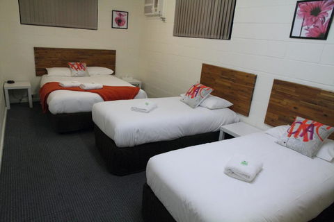 Plainsman Motel - Accommodation 4U 2