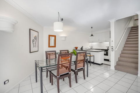 Poolside Apt In Alamanda Beachfront Resort (77) - Accommodation 4U 3