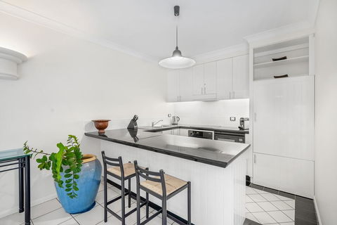 Poolside Apt In Alamanda Beachfront Resort (77) - Accommodation 4U 2