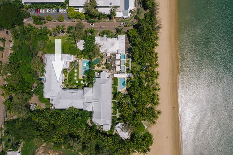 Poolside Apt In Alamanda Beachfront Resort 74 - Accommodation 4U 1