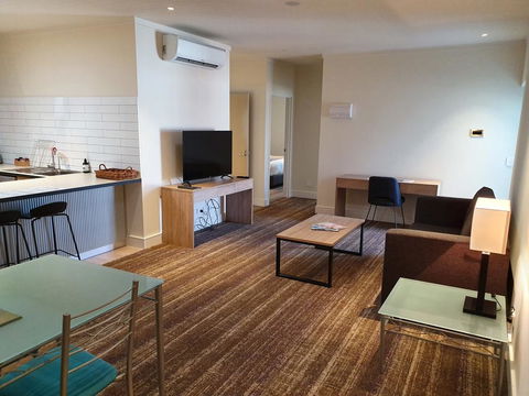 Porter's Plainland Hotel - Accommodation 4U 3
