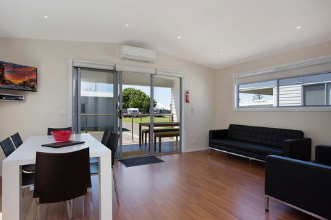 Portland Holiday Village - Accommodation 4U 2