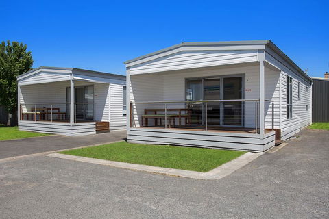 Portland Holiday Village - Accommodation 4U 1
