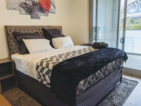 Presidential 3-bed 2-bath, Balcony, With Pool Included - Accommodation 4U 2