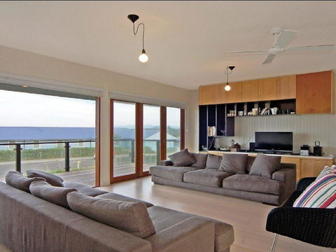 Prime Position - Across From Seven Mile Beach - Accommodation 4U 1