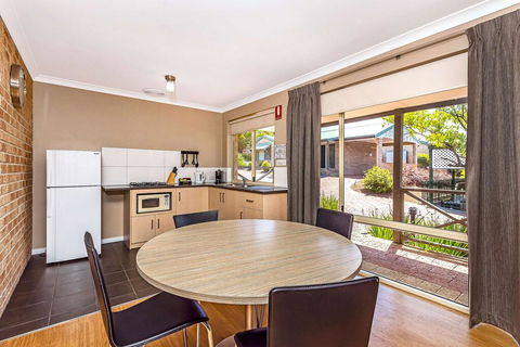 Quality Apartments Banksia Gardens - Accommodation 4U 0