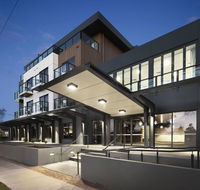Quality Hotel Lakeside - Accommodation 4U