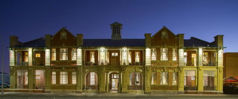 Quality Hotel Regent Rockhampton - Accommodation 4U 0