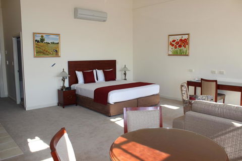 Quality Hotel Regent Rockhampton - Accommodation 4U 1