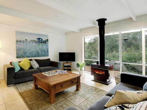 Quarterdeck - Accommodation 4U 1