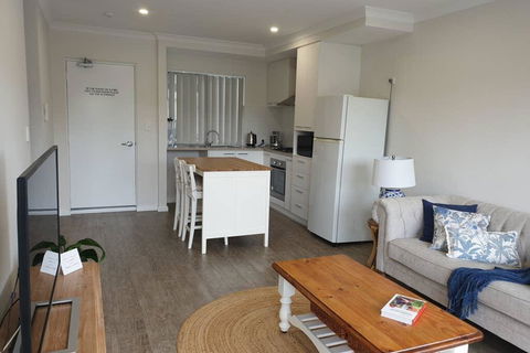 Quiet Apartment Walking Distance To Restaurants - Accommodation 4U 0