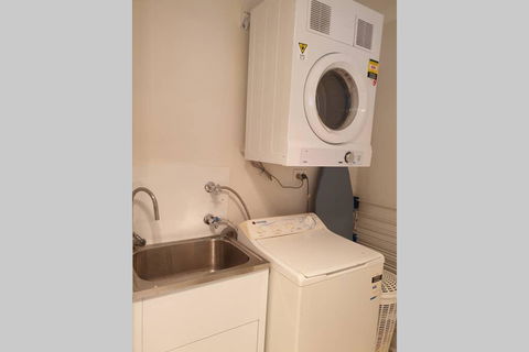 Quiet Apartment Walking Distance To Restaurants - Accommodation 4U 1