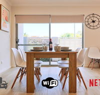 Quiet Garden City Unit - Free WiFi  Parking - Accommodation 4U
