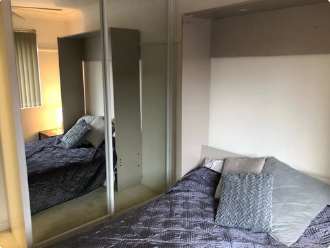Quiet North Parra Apartment Rooms Across From Park - Accommodation 4U 2