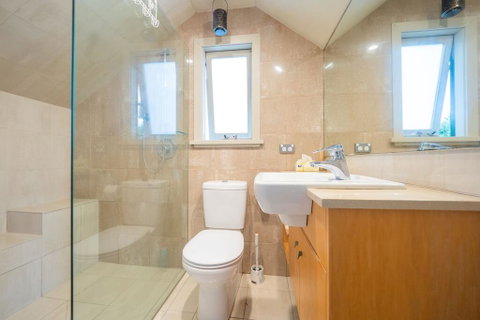 Quiet Private Studio In Strathfield With Kitchenette And Private Bathroom 3min To Station Sleeps 6 - Accommodation 4U 2