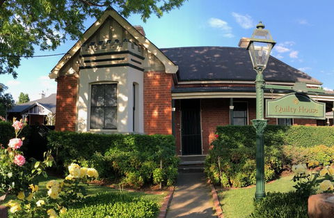 QUILTY HOUSE (Formerly Beethovens) - Accommodation 4U 2