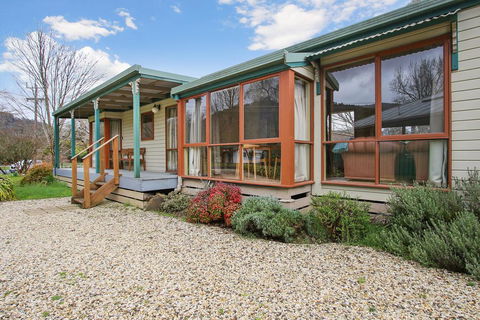 R & R In Bright - Short Walk To Town - Accommodation 4U 0