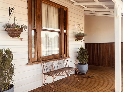Railway Cottage - Accommodation 4U 0