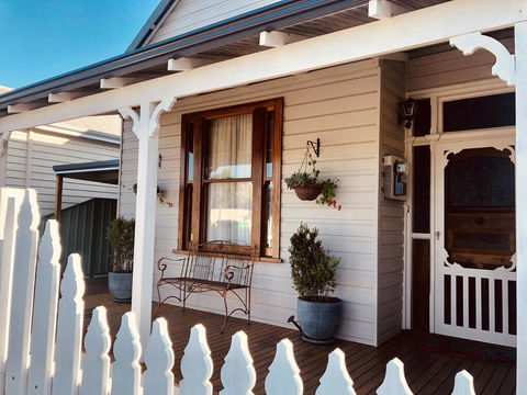 Railway Cottage - Accommodation 4U 1
