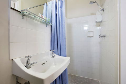 Rex Hotel Adelaide - Accommodation 4U 2