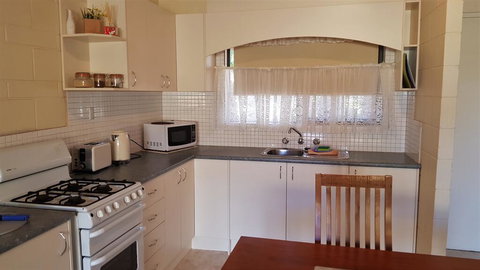 Rise N' Shine - Min Stay 4 Nights - Accommodation 4U 3