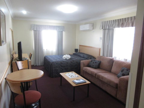 Riviera Executive Suites - Accommodation 4U 2