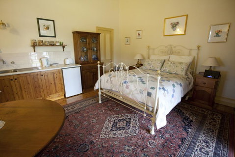 Robe House B&B - Accommodation 4U 1