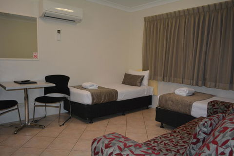 Rocky Gardens Motor Inn Rockhampton - Accommodation 4U 3