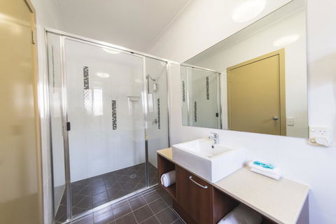 Rocky Resort Motor Inn - Accommodation 4U 1