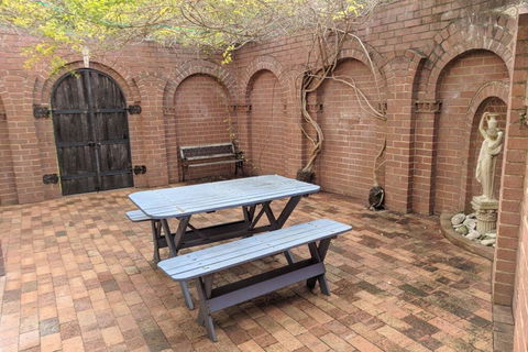 Romeo & Juliet - Accommodation 4U 2