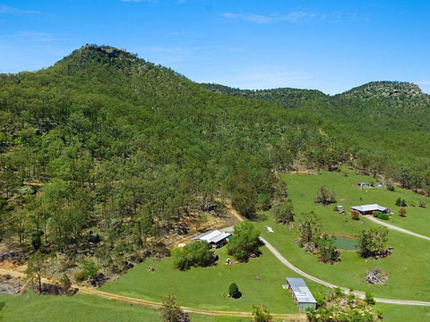 Rosa Estate In Broke - Two 3br House In Walking Distance To Cellar Doors - Accommodation 4U 2