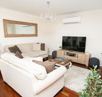 Roselawn Entertainer Large  Luxurious Sleeps 12 - Accommodation 4U