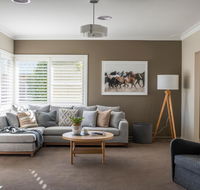 Sampson St Large Stylish CBD Home Sleeps 11 - Accommodation 4U