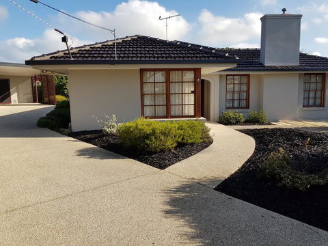 Sandy Bottoms - Accommodation 4U 0