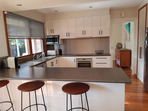 Sandy Bottoms - Accommodation 4U 3