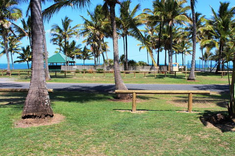Sarina Beach Motel - Accommodation 4U 1