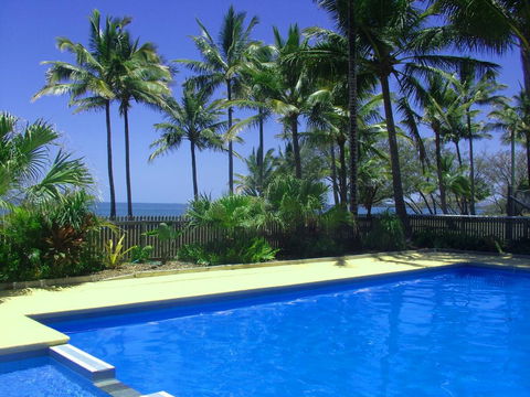 Sarina Beach Motel - Accommodation 4U 0