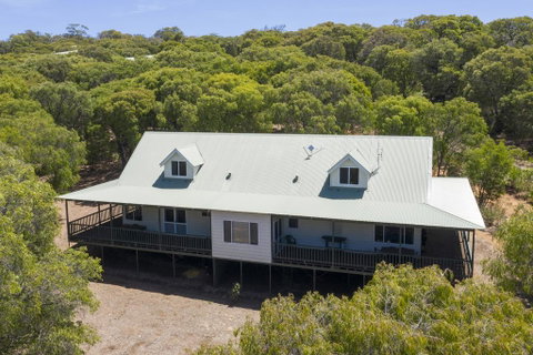 Sea Breeze Chalets Yallingup - Accommodation 4U 0