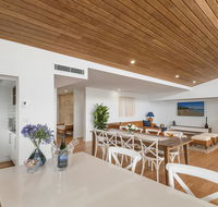 Sea la Vie 2 Luxury Apartment in Coffs Harbour Jetty with pool views and walking distance to the beach - Accommodation 4U