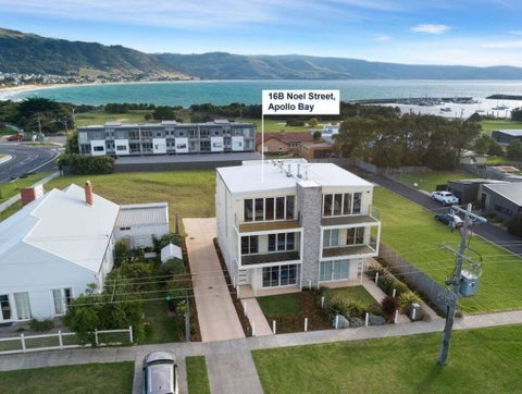 SEA NOOK - Seconds From The Beach - Accommodation 4U 0