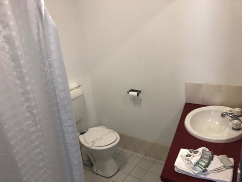 Seabreeze Beach Hotel - Accommodation 4U 2