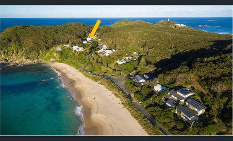 Seal Rocks Beach House ....Sugarloaf - Accommodation 4U 1