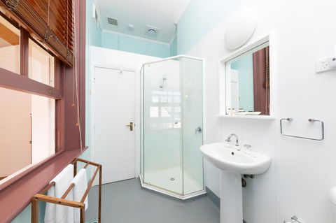 Seal Rocks Lighthouse Cottages - Accommodation 4U 2