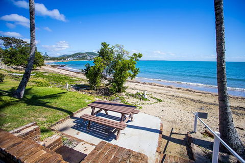Seaspray Waterfront Holiday Units - Accommodation 4U 2