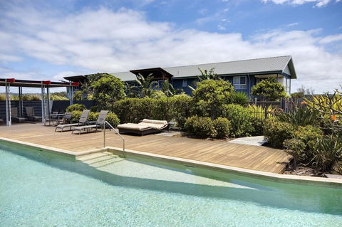 Serenity Diamond Beach (formerly Ramada Resort Diamond Beach) - Accommodation 4U 1