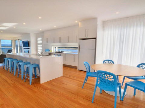 Seven Mile Heaven - Your Coastal Kingdom - Accommodation 4U 1